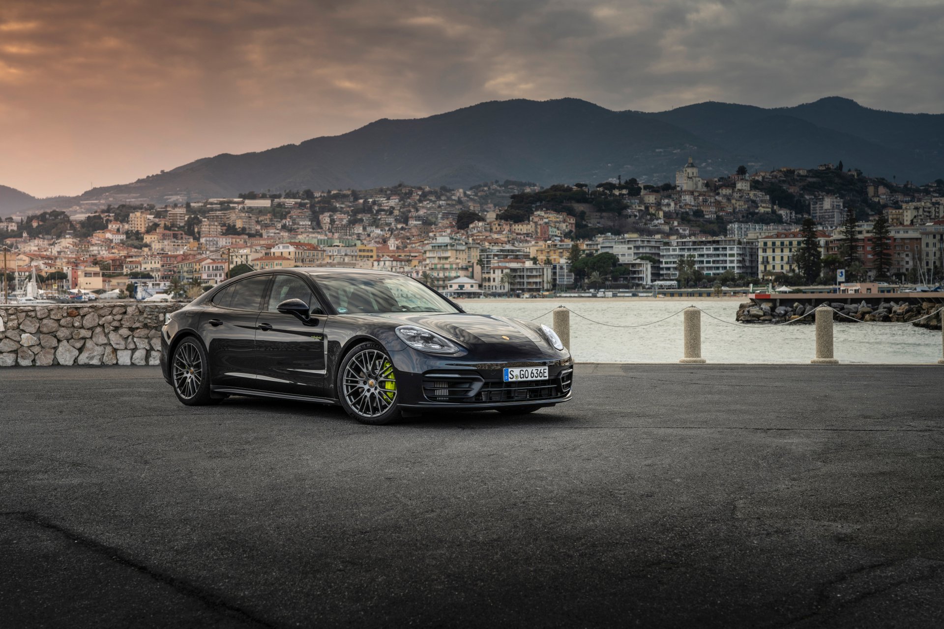 Porsche Panamera 4 E-Hybrid